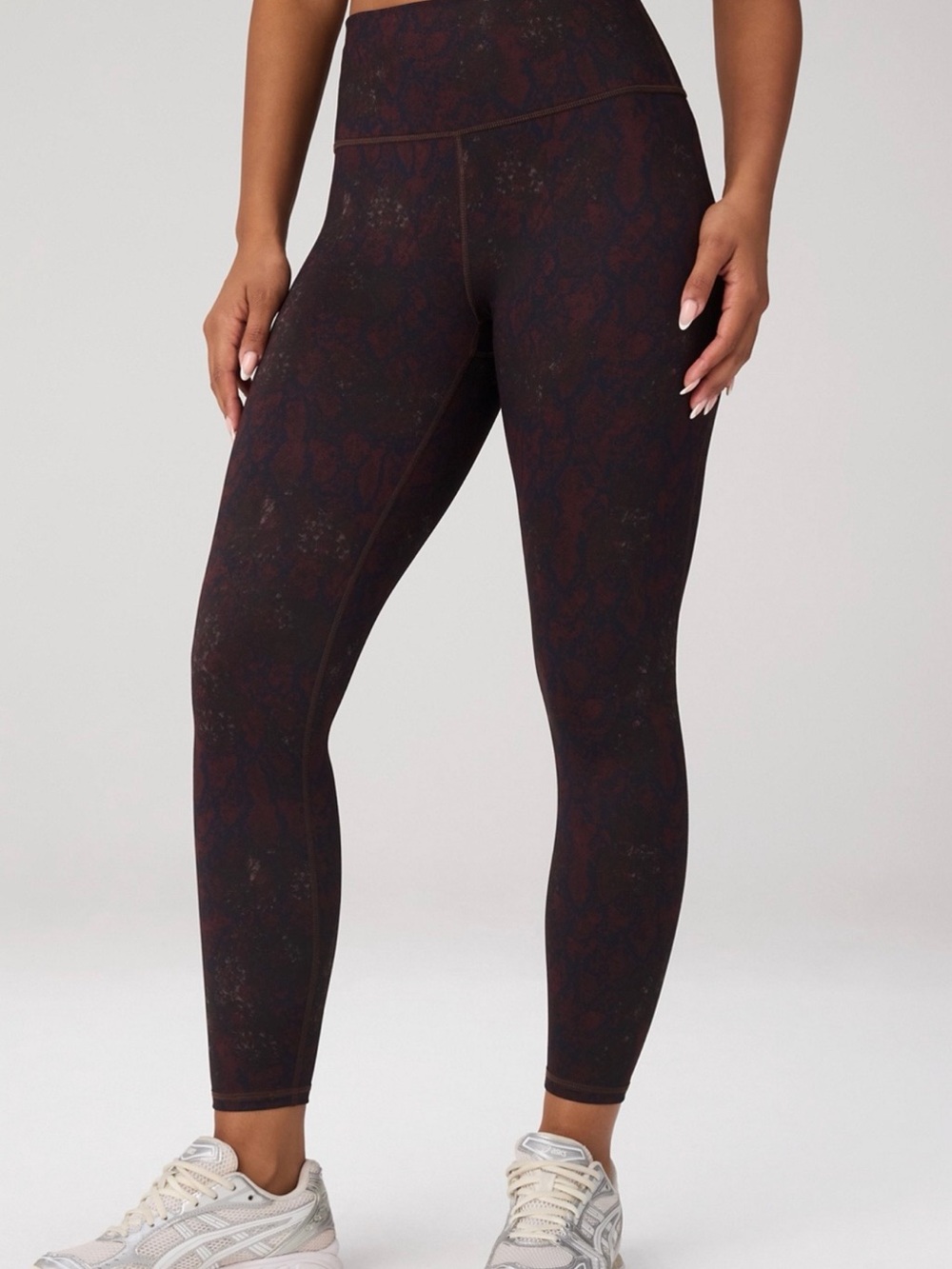 Fabletics SET!! Black and Burgundy High-Rise Printed Leggings and top.